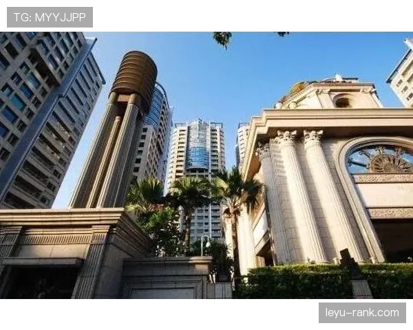 仲满今天又换了副豪宅钥匙，普通人连门都摸不到啊？